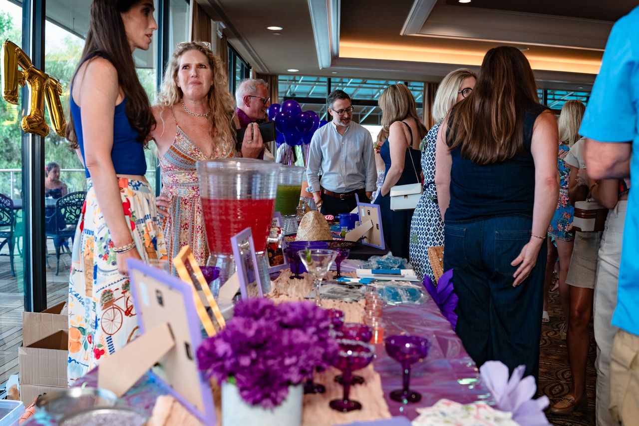 Guests at a Doctender table