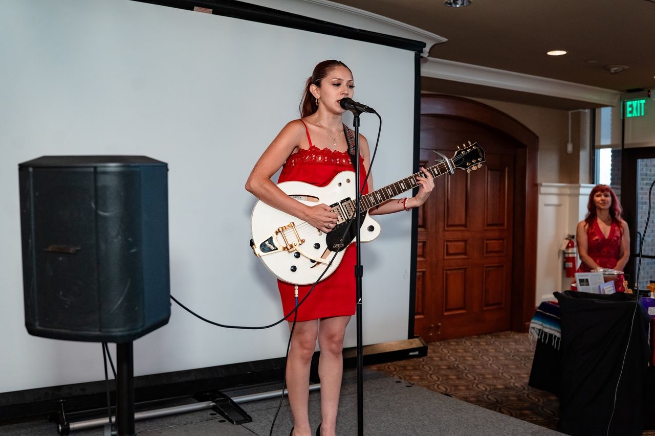 Live music on stage
